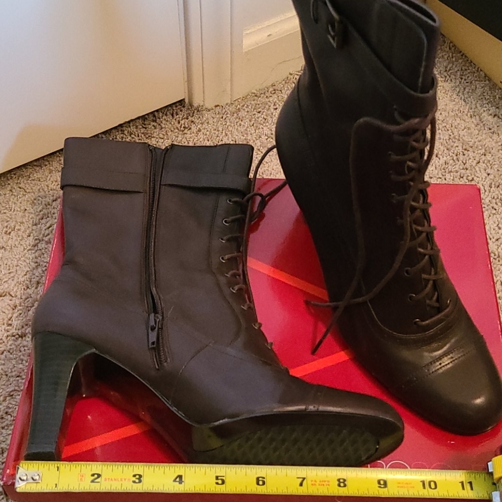AEROSOLES Pretty Up Brown Leather boot size 10